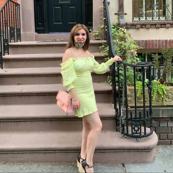 Meet your Posher, Jessica - Picture 1 of 1